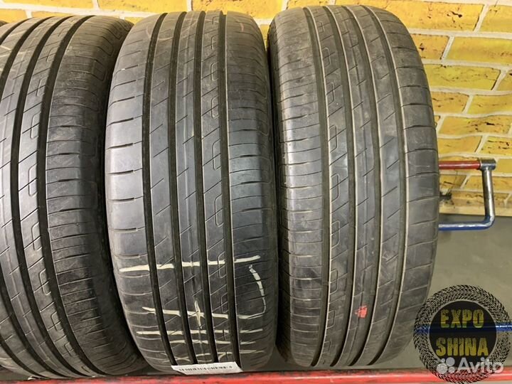 Goodyear EfficientGrip Performance 215/55 R18