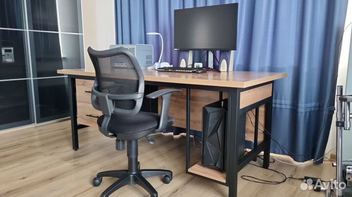 Стол руководителя офисная мебель