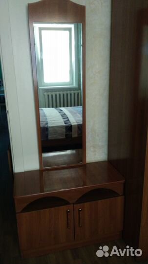 Тумба с зеркалом