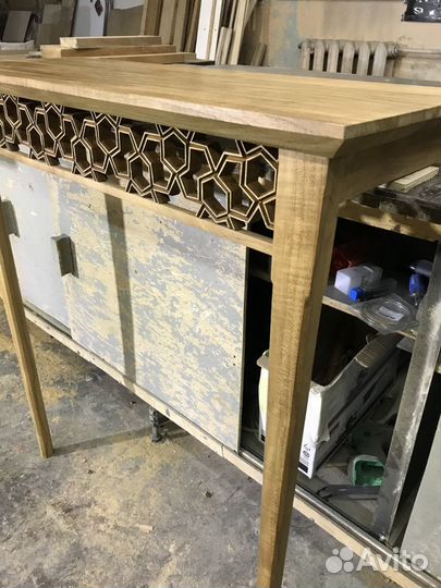 Консольный столик