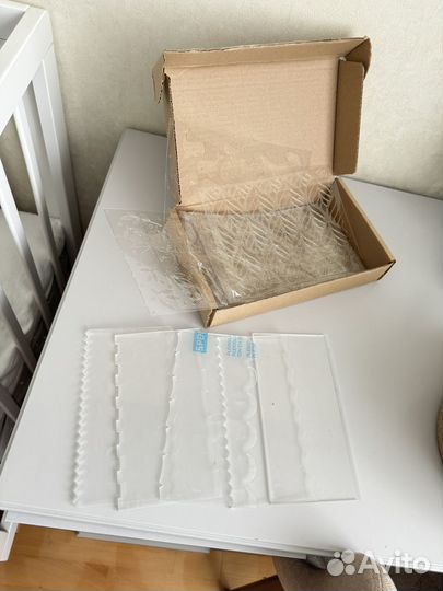 Акриловый шпатель и трафареты для декора тортов