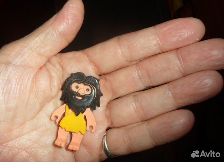 Киндеры: Питер Пэн, древ.человек, гусеничка в цвет