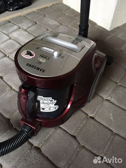 Пылесос Samsung с контейнером