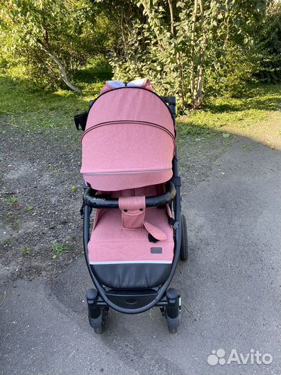 Прогулочная коляска bubago cross