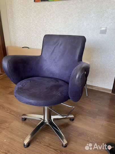 Парикмахерское кресло