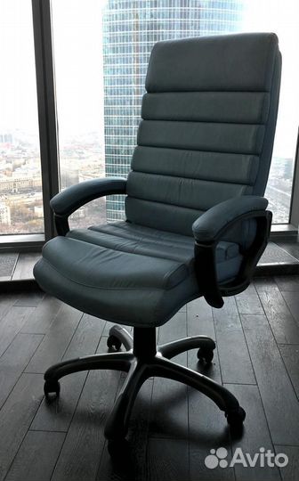 Офисные кресла