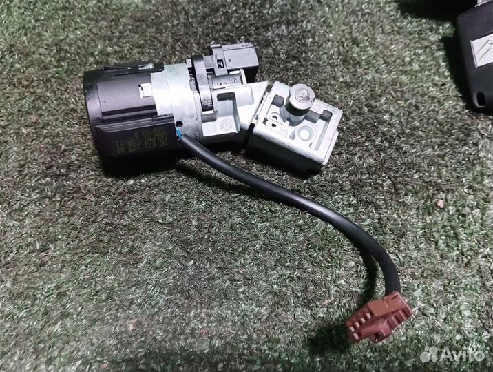 Замок зажигания Citroen C5 2009