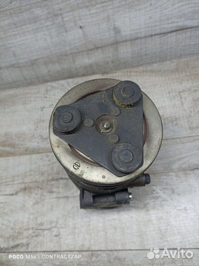 Компрессор кондиционера Ford Focus qqdb 2009