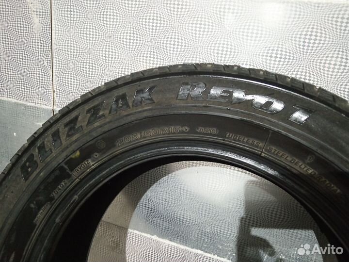 Bridgestone Blizzak Revo1 205/55 R16 92Q