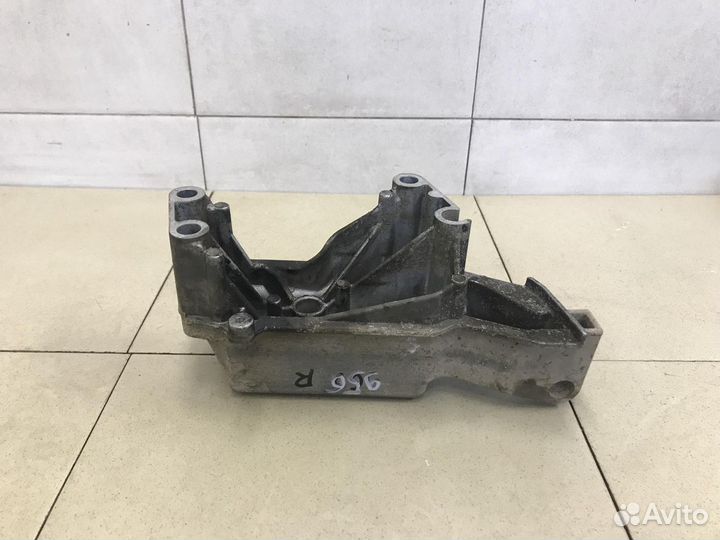 Кронштейн двигателя правый Octavia (A5 1Z) 2004-20