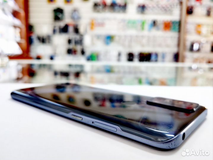 Телефон TCL 20B