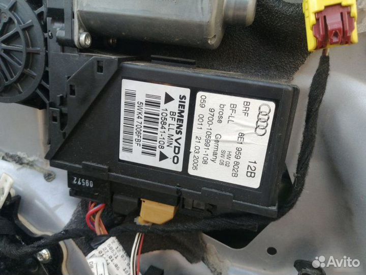 Моторчик стеклоподъемника передний правый Audi A4