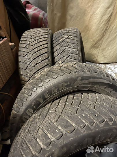 Goodyear Ultragrip Ice Arctic 195/65 R15