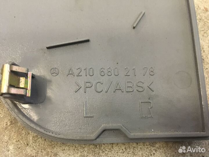 Накладка торпедо Mercedes W210 (3961)