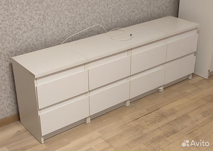 Комод, тумба белая с ящиками