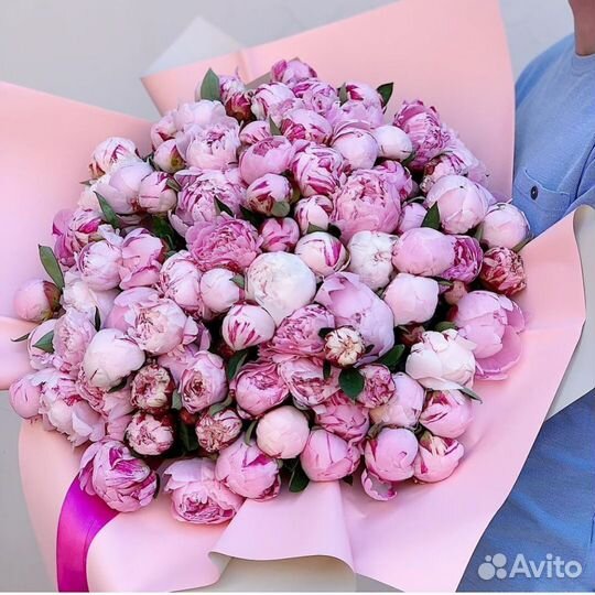 Букет из пионов