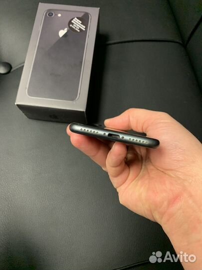 iPhone 8, 64 ГБ