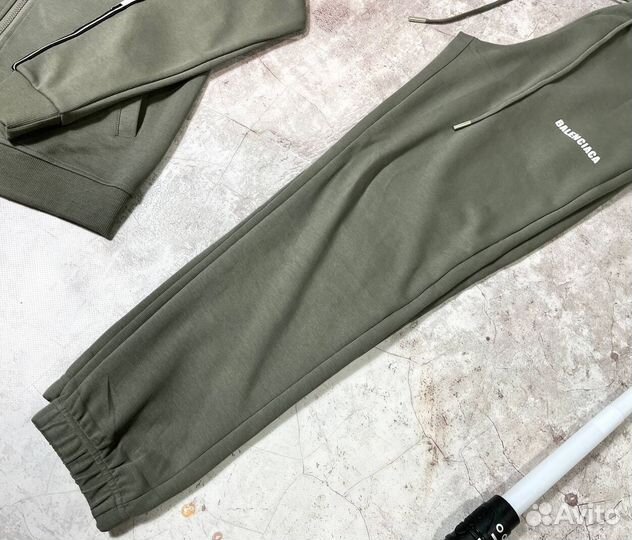 Спортивные костюмы Balenciaga