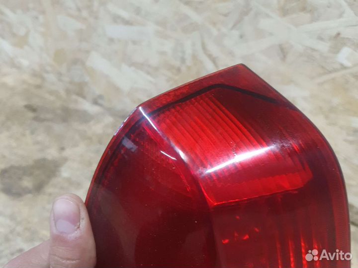 Фонарь задниы левый рено логан 1