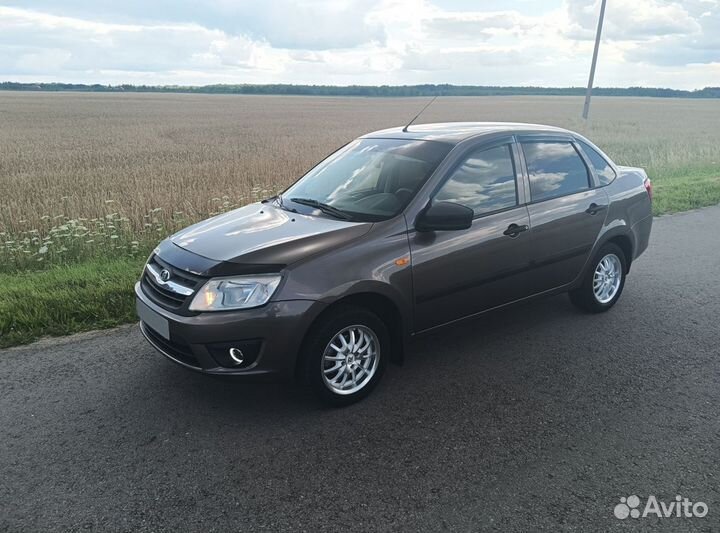 LADA Granta 1.6 МТ, 2015, 100 000 км