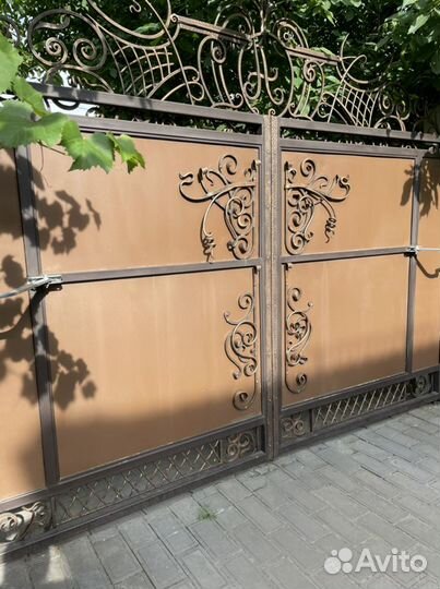 Ворота с калиткой распашные