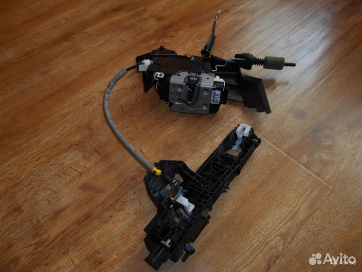 Замок дверной передней правой двери w212,204