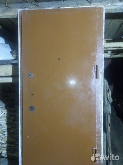 Металлическая дверь бу