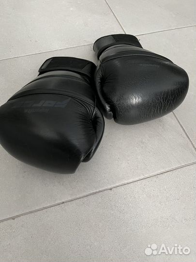 Боксерские перчатки Infinite Force 14 oz