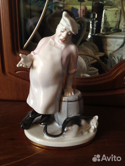 Фарфоровые статуэтки