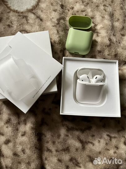 Беспроводные наушники apple airpods 1