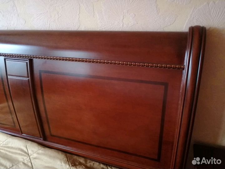 Спальный гарнитур Италия