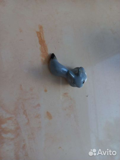 Фарфоровая статуэтка белка лфз антикварная