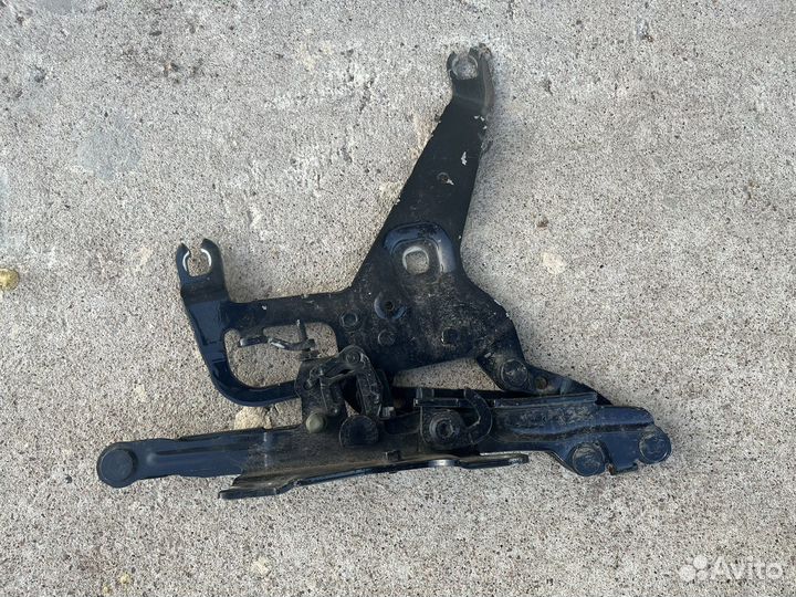 Петля капота правая BMW X5 F15