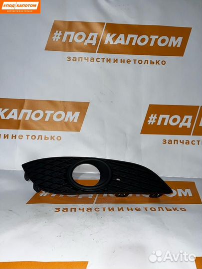 Рамка фары противотуманной правая Opel Astra