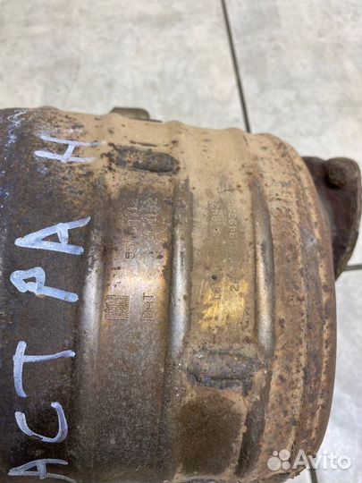 Выпускной коллектор Opel Astra H Z16XER 2010