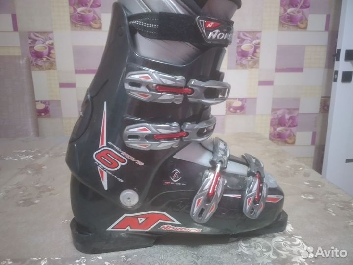 Горнолыжные ботинки 42 размер Nordica