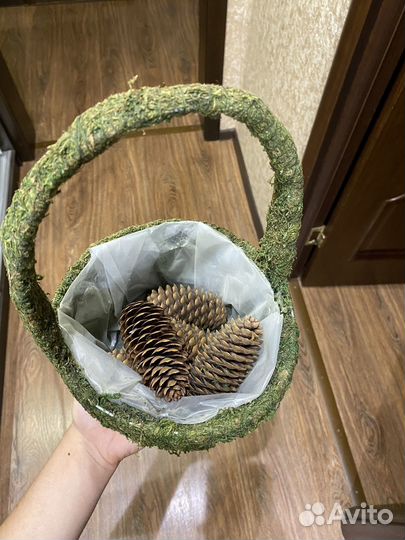 Декоративная корзинка + декоратив шишки в подарок