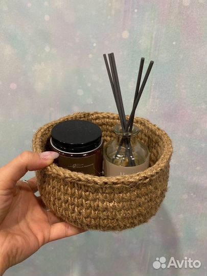 Корзинка из джута с резным дном