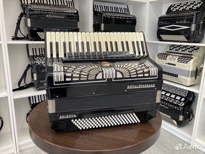 Аккордеон Royalstandard Selecta