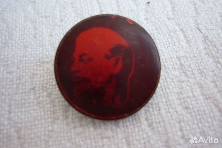 Значок Ленин В.И. Круглый Красный СССР