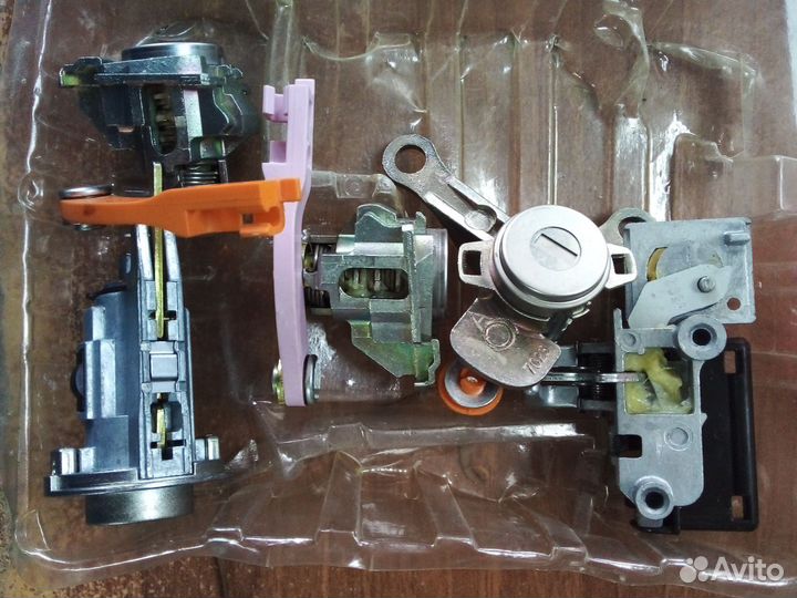 Комплект замков оригинал Toyota Rav4 2