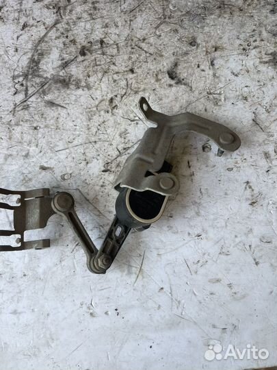 Датчик уровня подвески mercedes w213