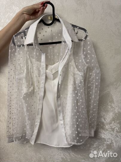 Прозрачная блузка в горошек с майкой