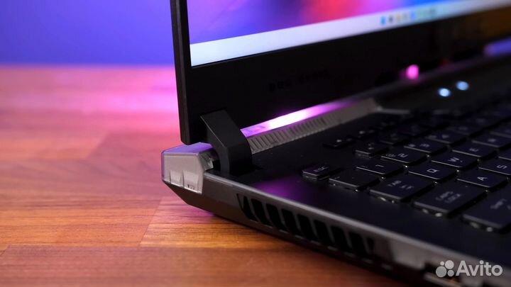 Asus Strix Scar 15 RTX 3060 / R7 5800H / 300Hz