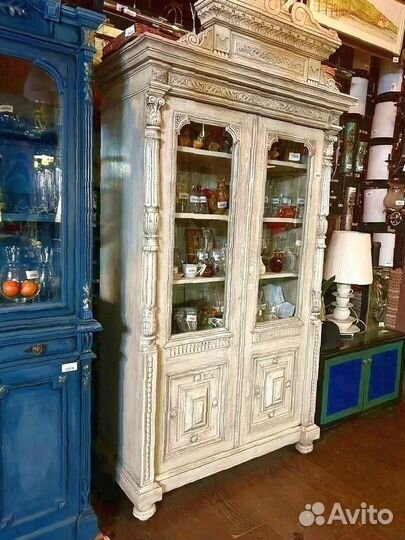 Буфет под старину белый