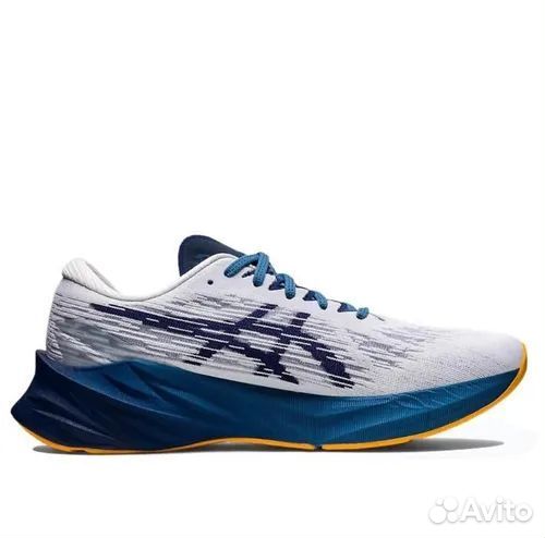 Беговые кроссовки Asics novablast 3