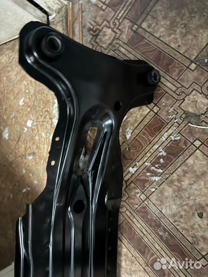 Подрамник задний Toyota Camry арт. 11575