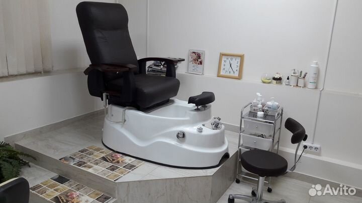 Мастер маникюра и педикюра