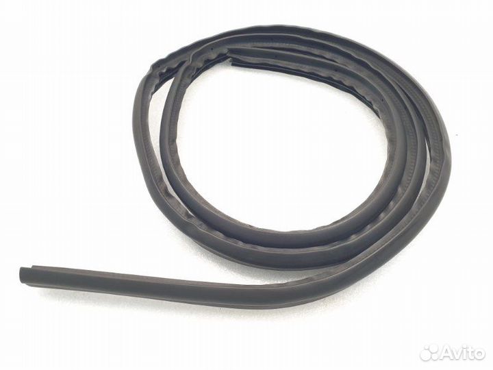 Уплотнительная резинка двери передняя левая Ford