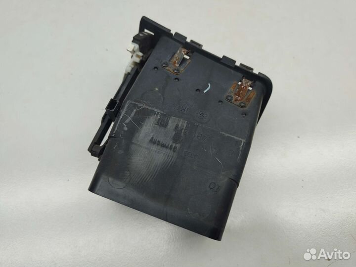 Воздуховод левый Audi A6 (C5) TDI 2001 г.в